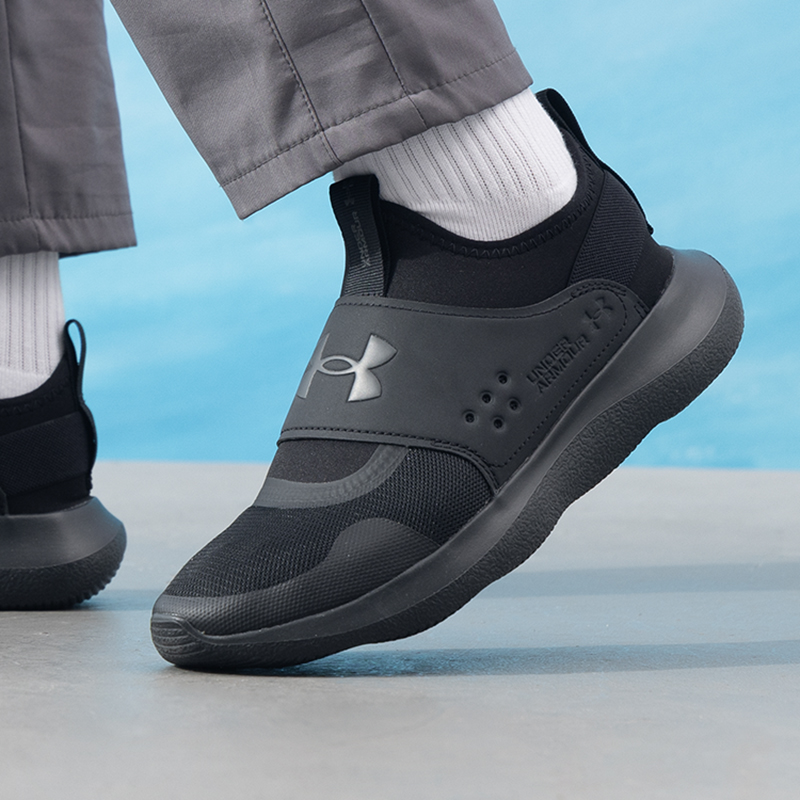 Men Shoes Under Armour - أحذية رياضية رجالية سهلة الارتداء من