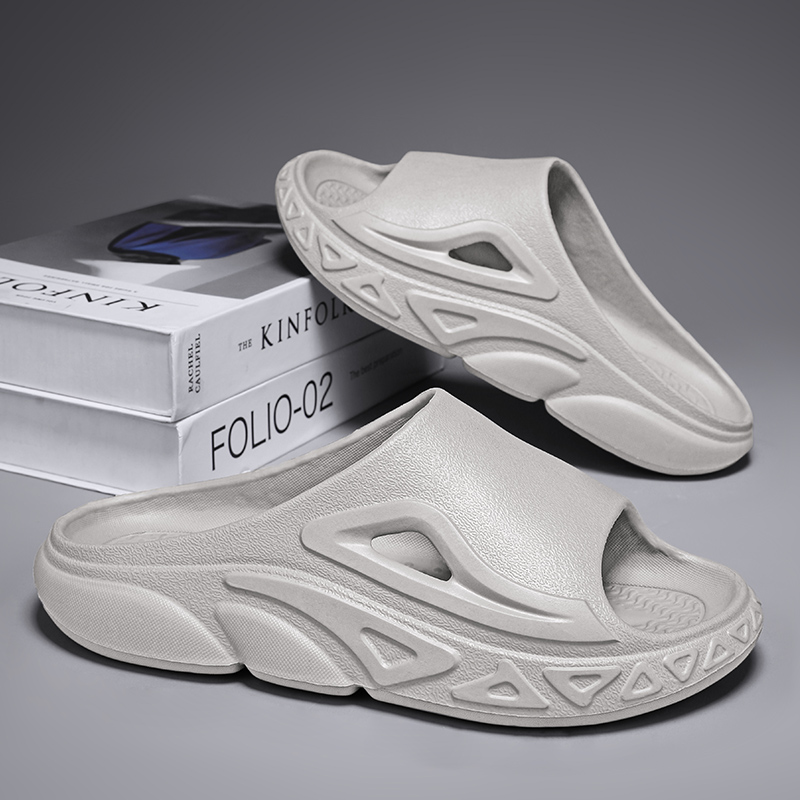 شباشب رمادية جديدة على الطراز  - مراجعة Men Shoes 2026 وسعره