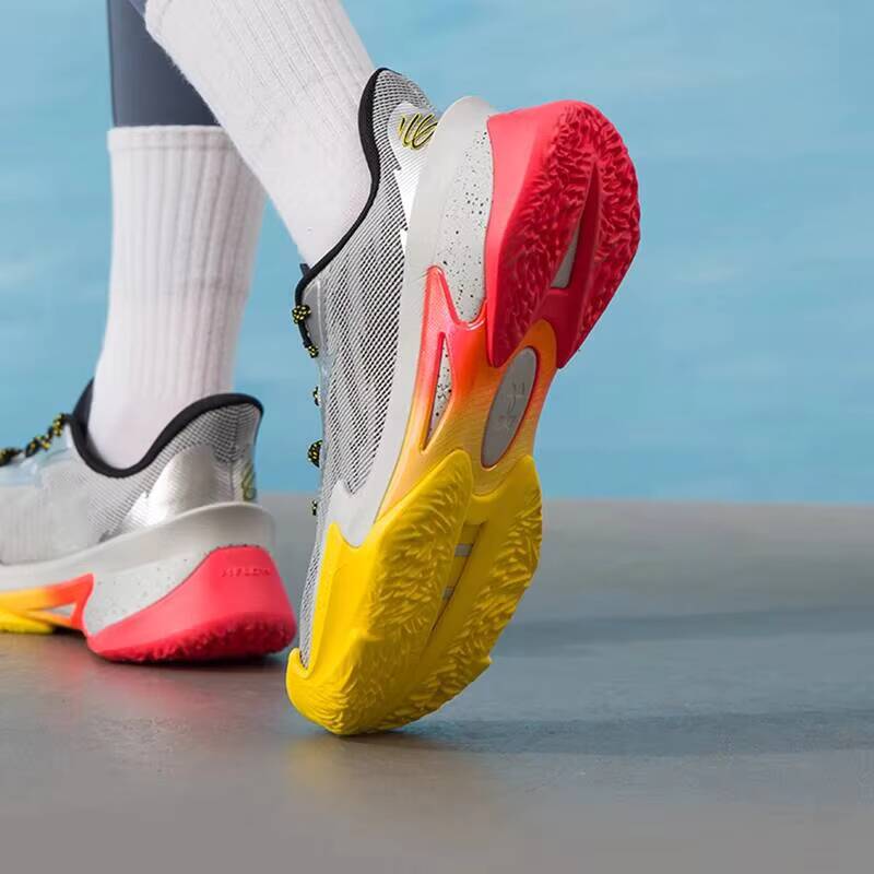 حذاء رياضي للرجال والنساء من أ - مراجعة Men Shoes Under Armour وسعره