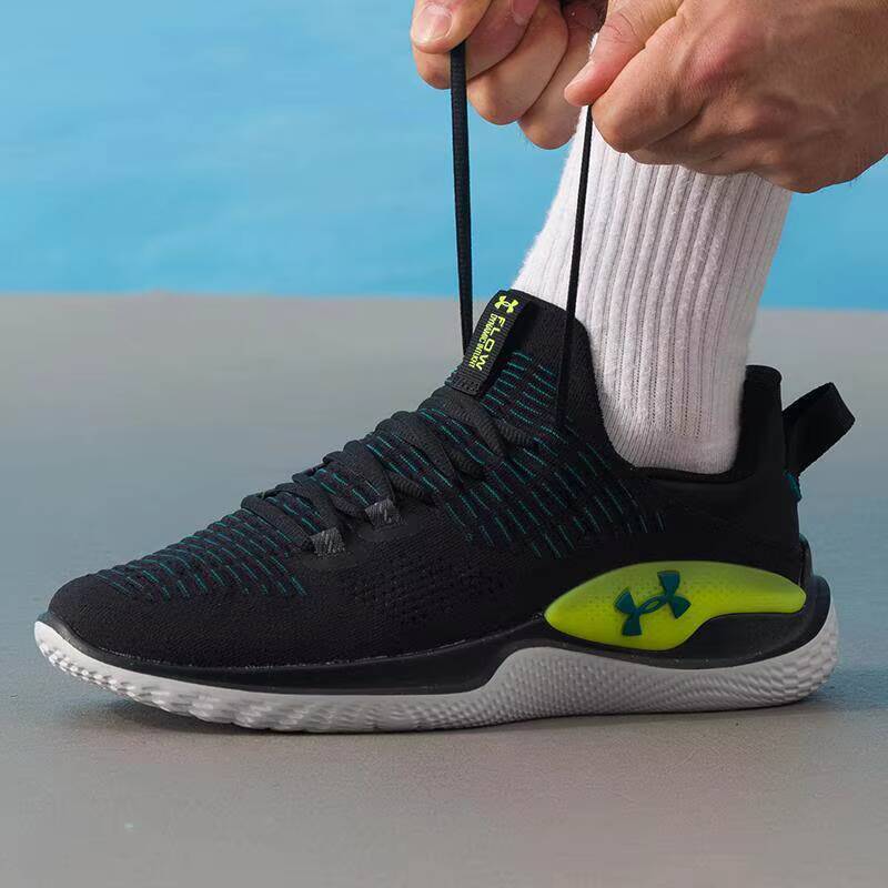 حذاء رياضي جديد للرجال من أندر - مراجعة Men Shoes Under Armour وسعره