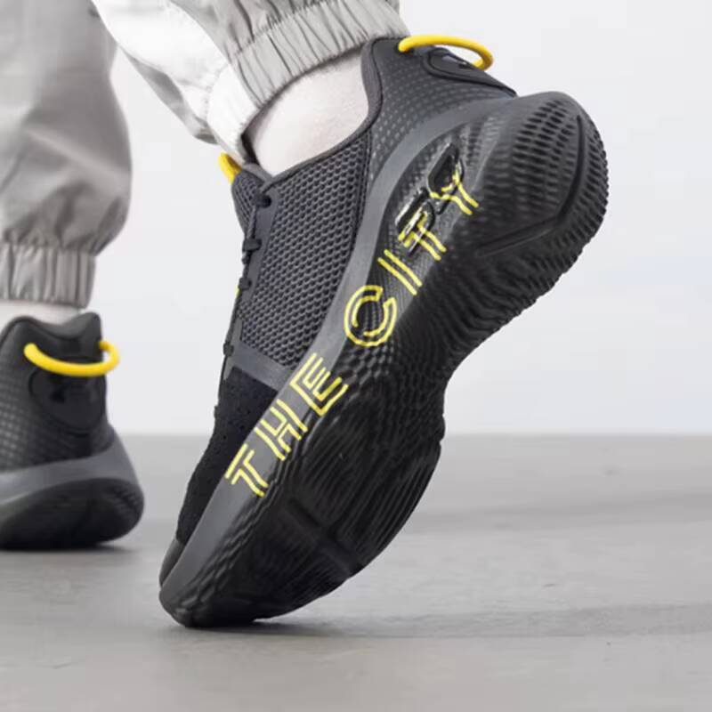 أحذية كرة السلة الأصلية من Hot - مراجعة Men Shoes Under Armour وسعره