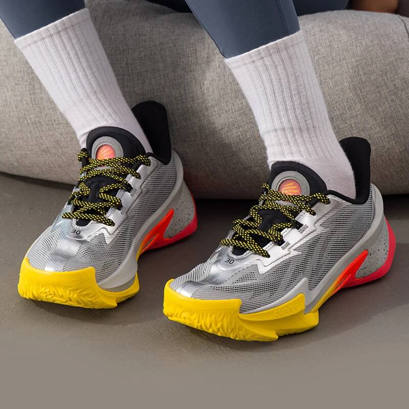 حذاء Under Armour للرجال والنس - مراجعة Men Shoes Under Armour وسعره