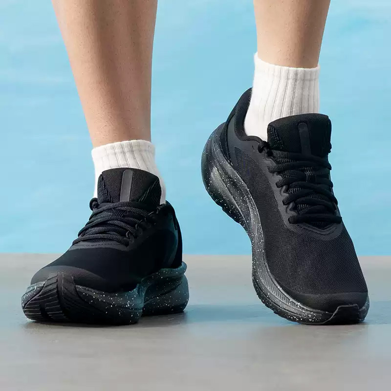 حذاء الجري الرجالي من أندر آرم - مراجعة Men Shoes Under Armour وسعره