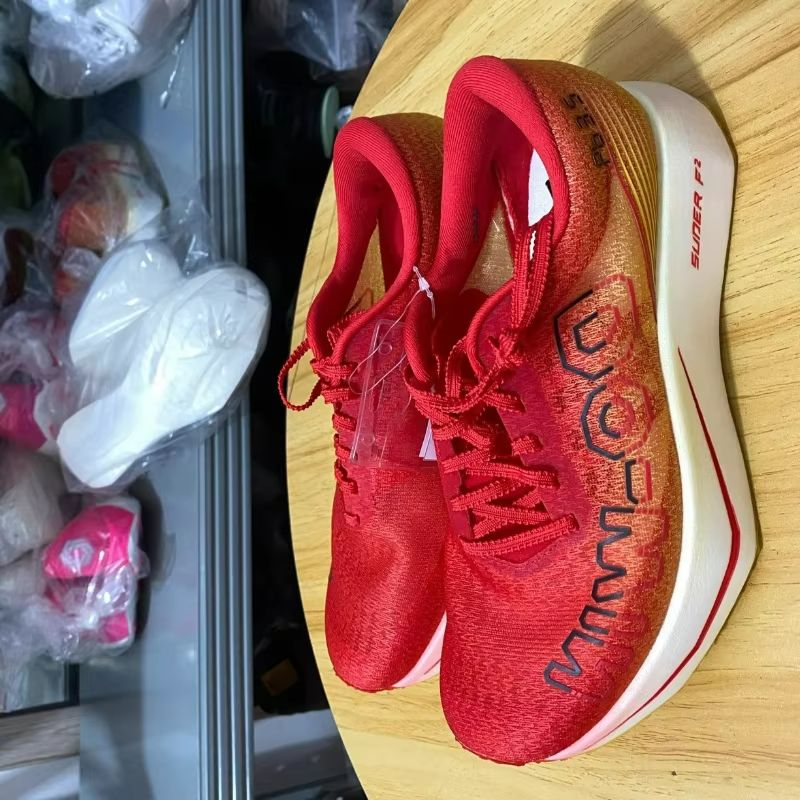 أحذية رياضية فاخرة للجري للرجا - مراجعة Men Shoes Red Bottom وسعره